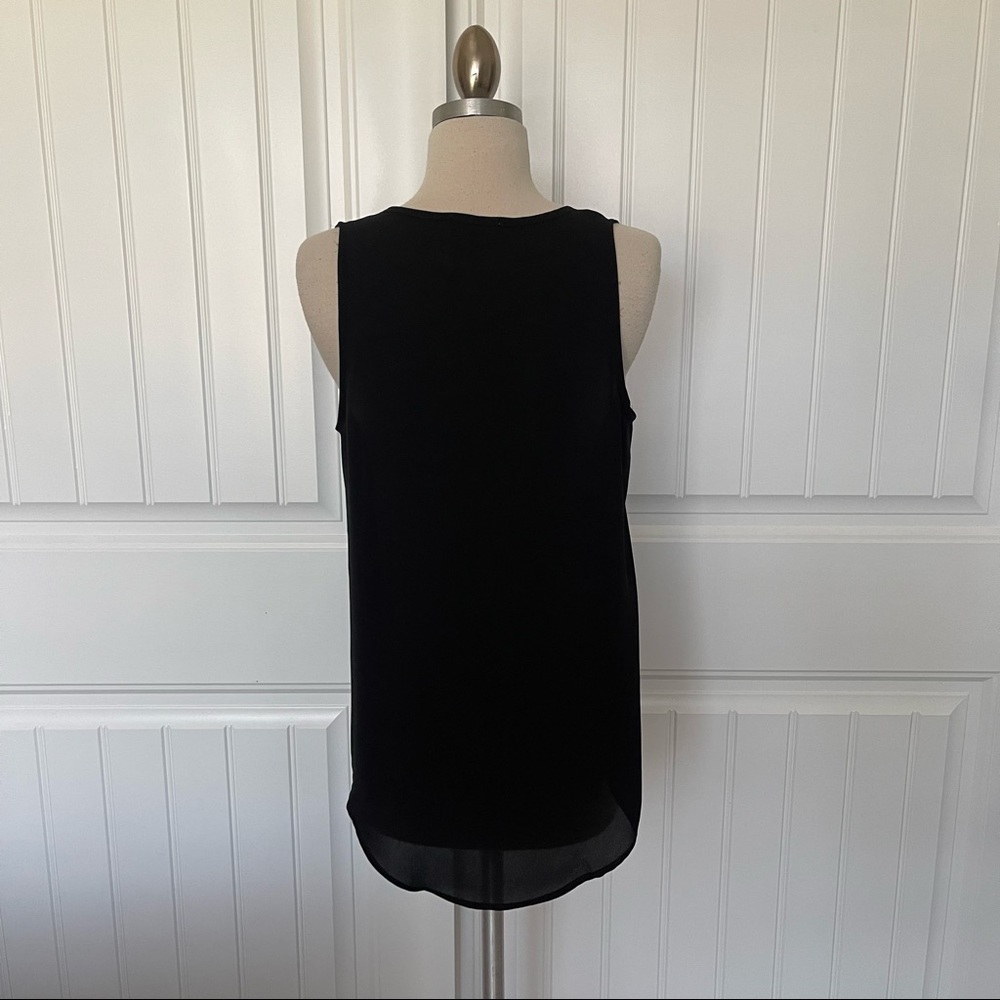 Lush Black V-Neck Sleeveless Blouse - Picture 3 of 5